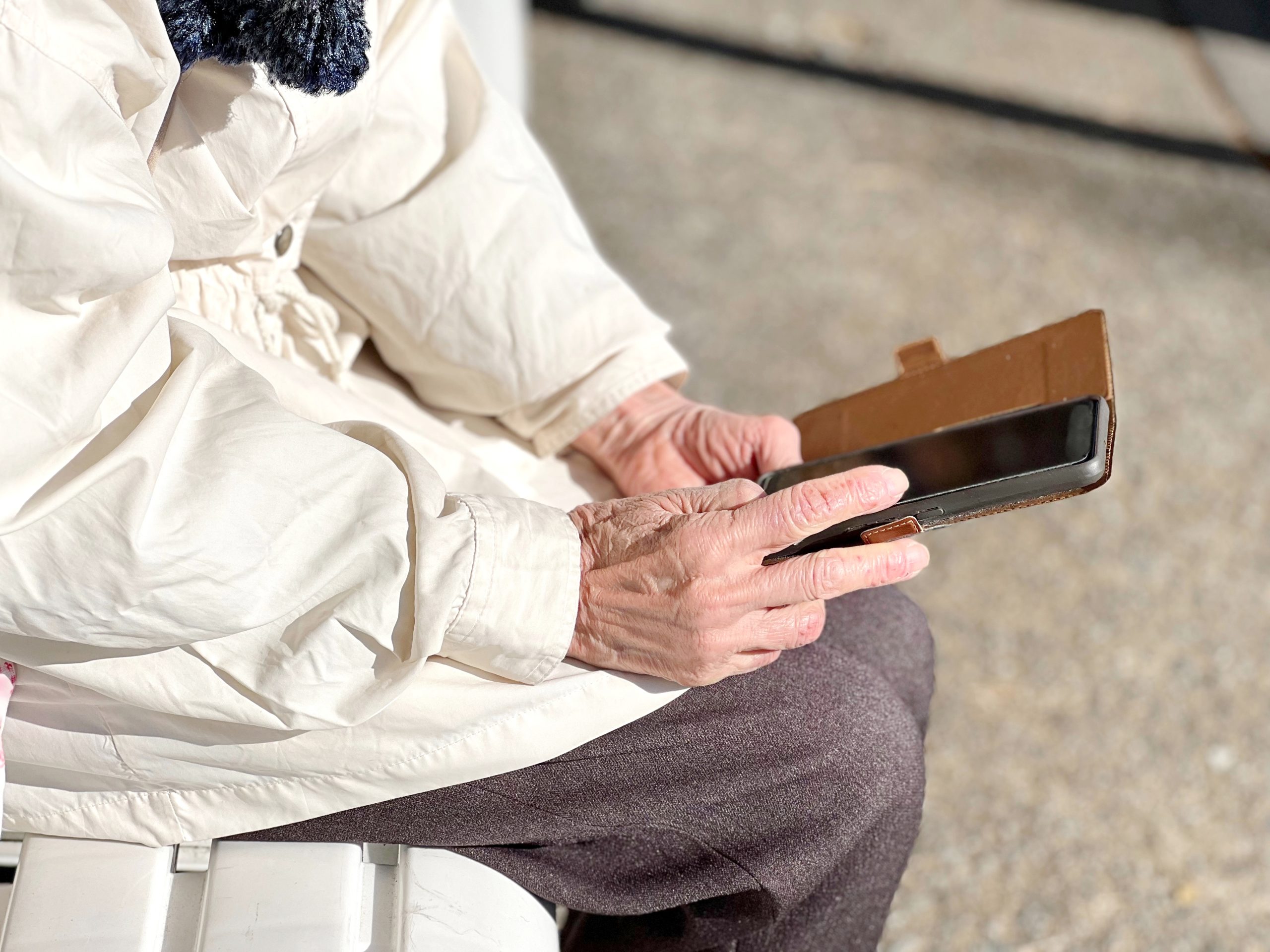Scammer Dupes an Elderly Japanese Woman with $748k worth of Crypto